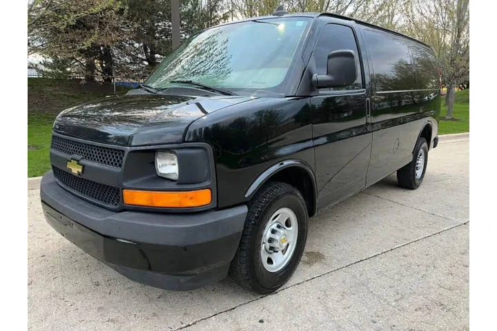 $13997 : 2017 Express 2500 image 3