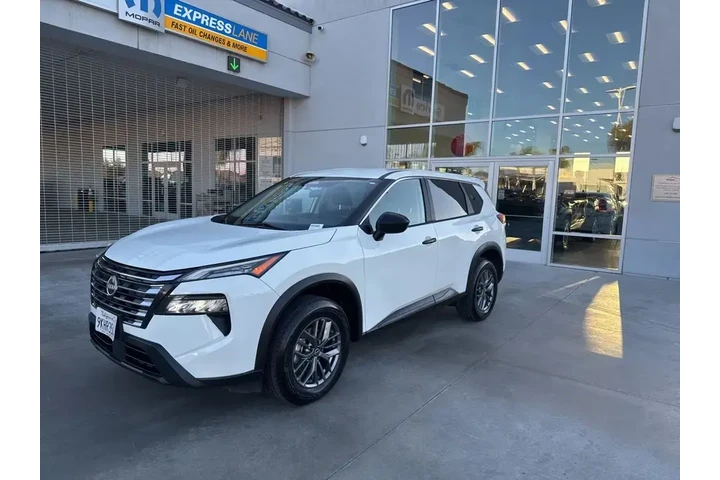 $19049 : Nissan Rogue 2024 AWD S 4dr image 4