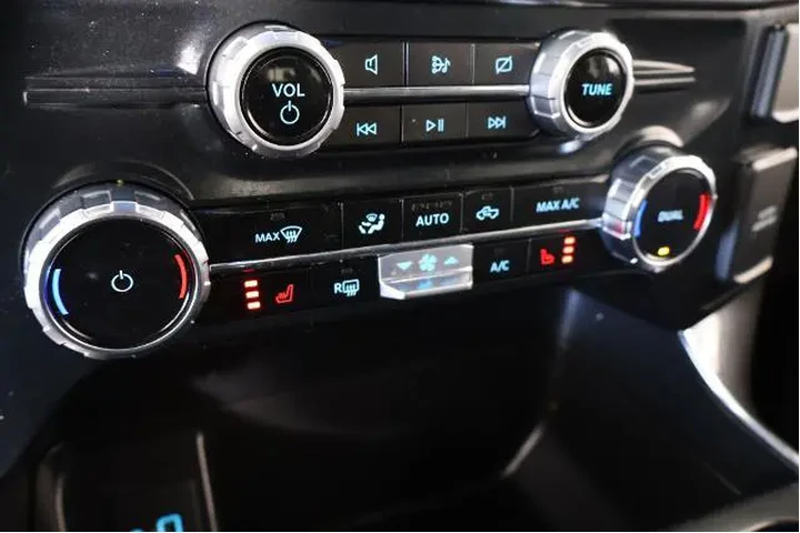 $39210 : Ford F-150 2023 4x4 XLT 4dr image 8