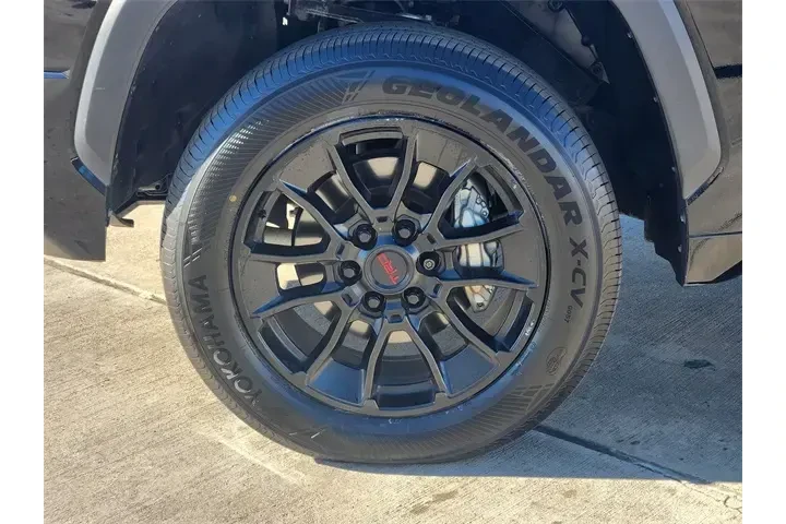 $39856 : Toyota Tundra 2023 4x4 SR5 4 image 10