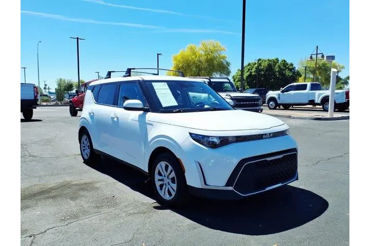 $16308 : Kia Soul 2023 S 4dr Crossove image 8