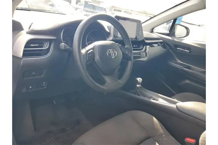 $16490 : Toyota C-HR 2020 LE 4dr Cros image 9
