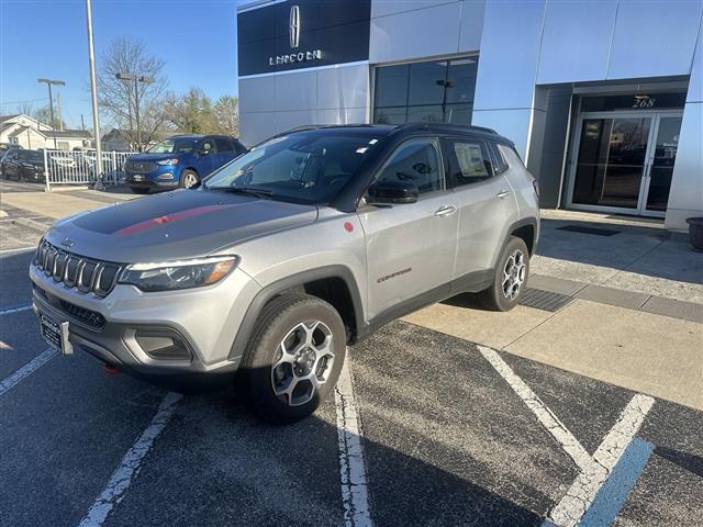 $31999 : 2022 Compass Trailhawk SUV I- image 3