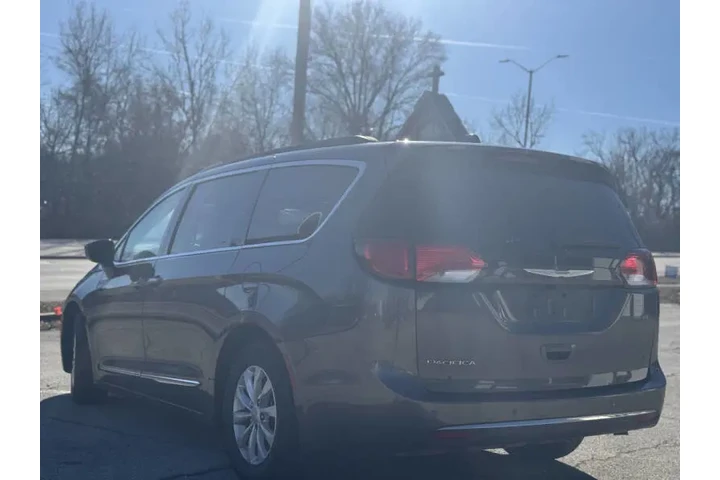 $8999 : 2017 Pacifica Touring-L image 7