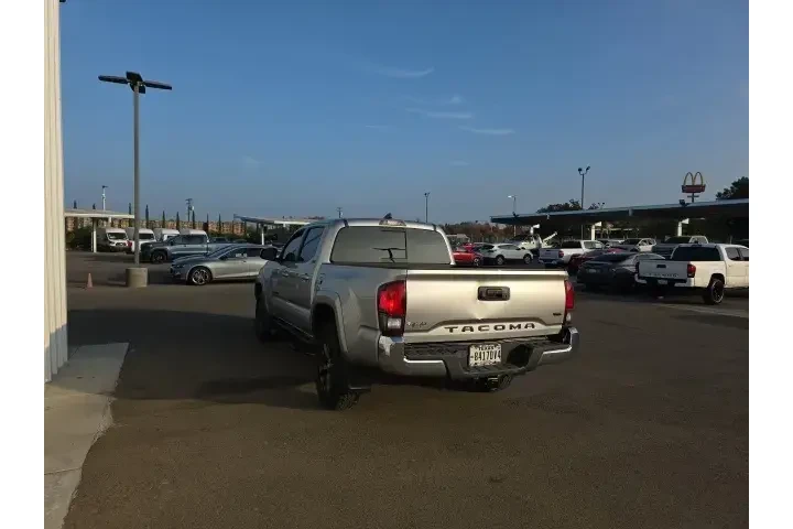 $26900 : Toyota Tacoma 2021 4x2 TRD O image 4