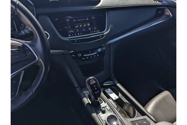 $29995 : Cadillac XT5 2023 Luxury 4dr image 10