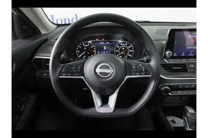 $25875 : Nissan Altima 2025 AWD 2.5 S image 10