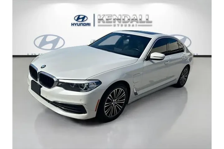 $17638 : BMW 5 Series 2019 530e iPerf image 10