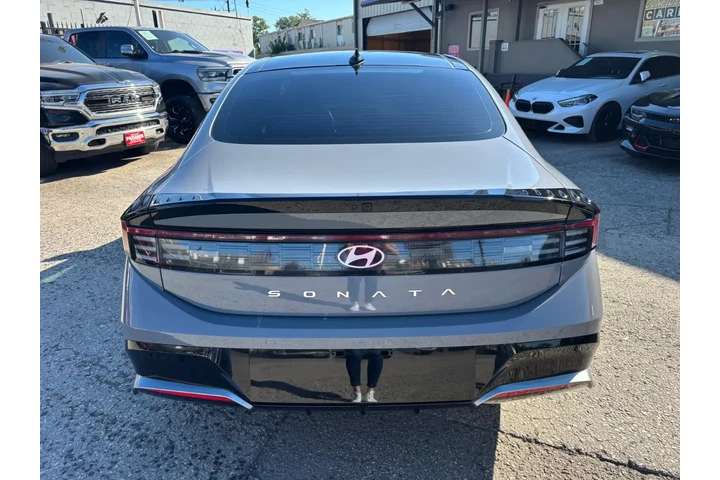 2024 Sonata SEL image 5