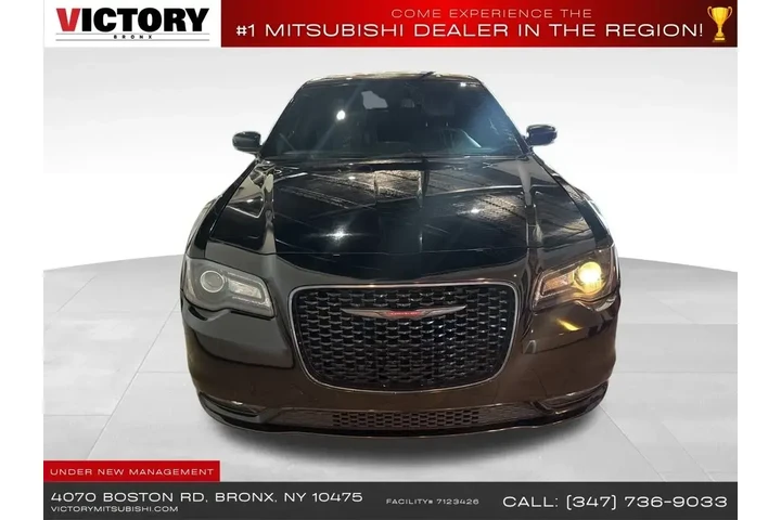$17865 : Chrysler 300 2022 S V6 4dr S image 2
