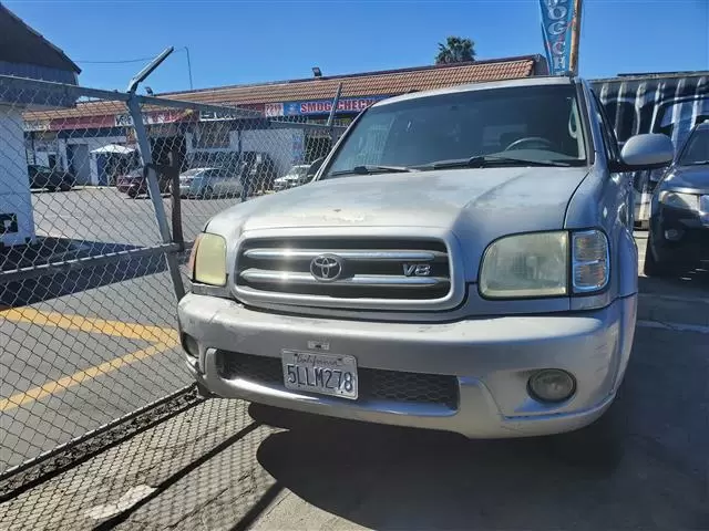 $2800 : 2004 Toyota Sequoia image 1