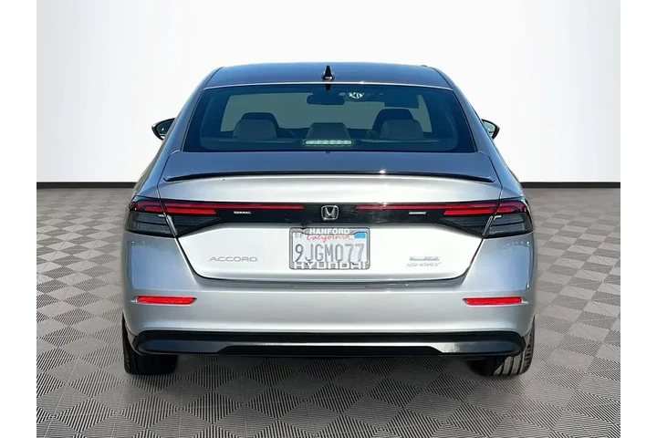 $28800 : Honda Accord Hybrid 2023 Spo image 6