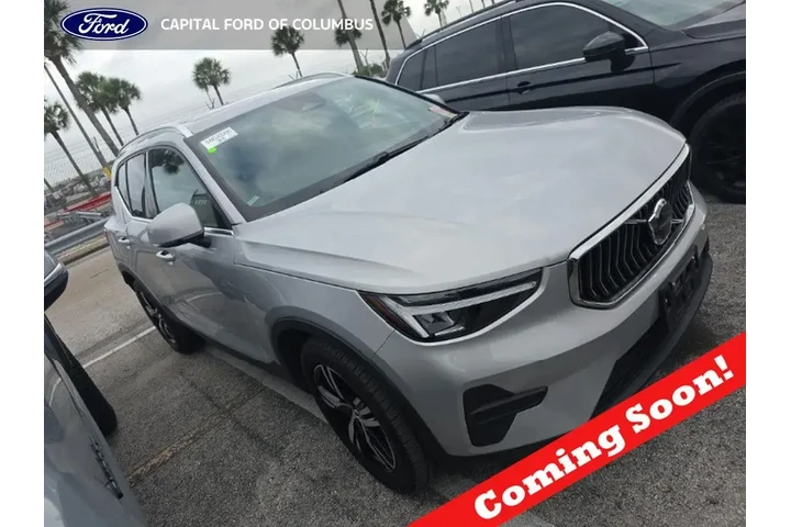 $27299 : Volvo XC40 2025 AWD B5 Core image 1
