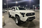 $38999 : Toyota Tacoma 2024 4x4 SR5 4 thumbnail