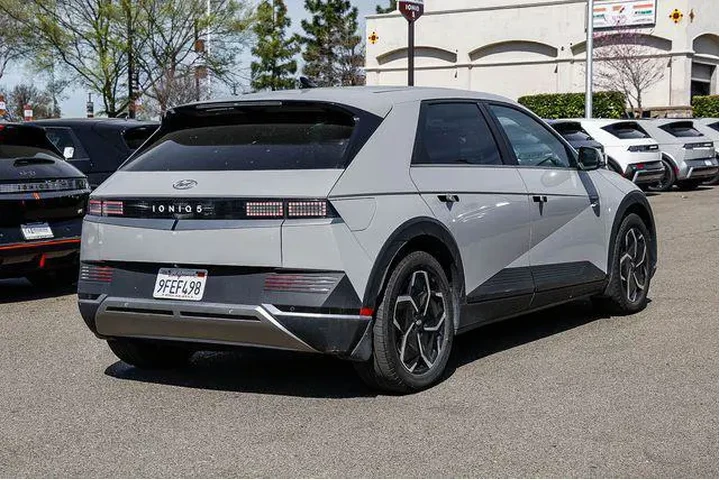 $24992 : Hyundai IONIQ 5 2023 SEL 4dr image 4