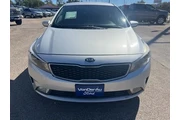 $11995 : Kia Forte5 2017 LX 4dr Hatch thumbnail