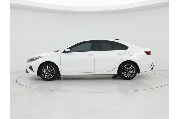 $18998 : Kia Forte 2023 LXS 4dr Sedan image 3