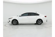 $18998 : Kia Forte 2023 LXS 4dr Sedan thumbnail