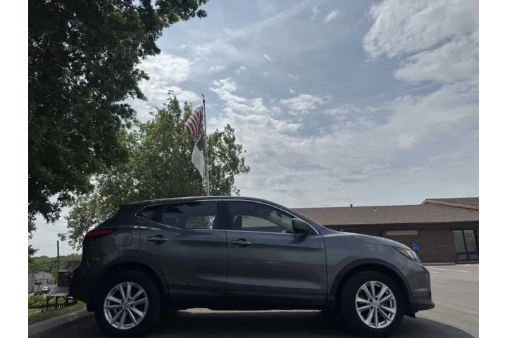 $7999 : 2018 Rogue Sport S image 5