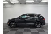 $17000 : Volkswagen Tiguan 2021 SE 4d thumbnail