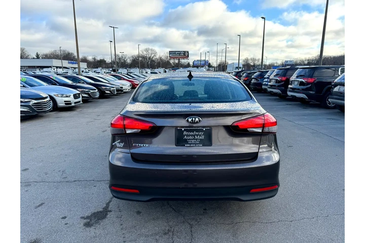 $8980 : 2017 Forte LX Auto image 3