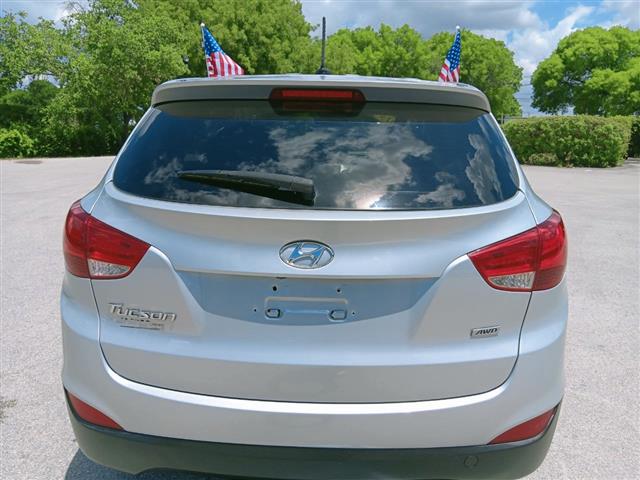 $8900 : 2015 Hyundai Tucson image 3