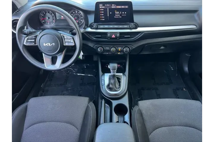 $18399 : Kia Forte 2024 LXS 4dr Sedan image 4