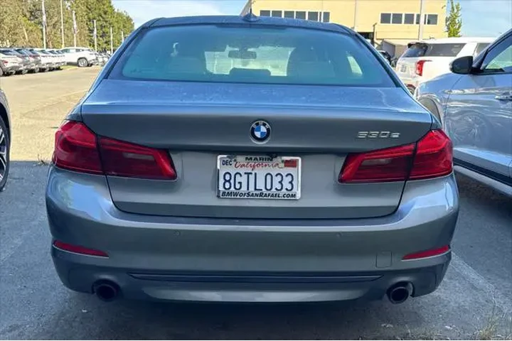 $20990 : BMW 5 Series 2019 530e iPerf image 7
