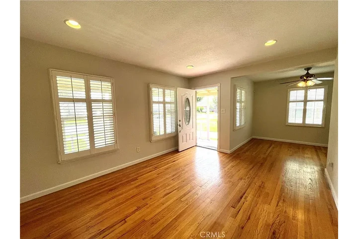 $900 : Beautiful Home...LAKEWOOD,CA image 2