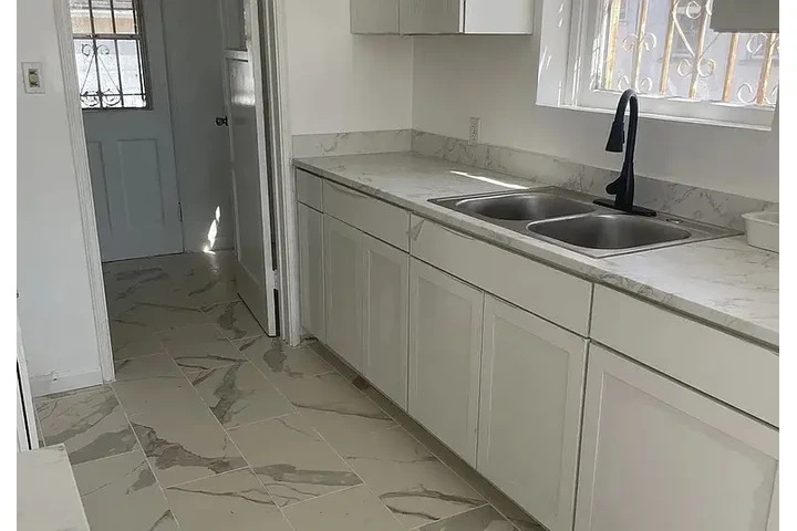 $2895 : HOME FOR RENT IN LOS ANGELES image 7