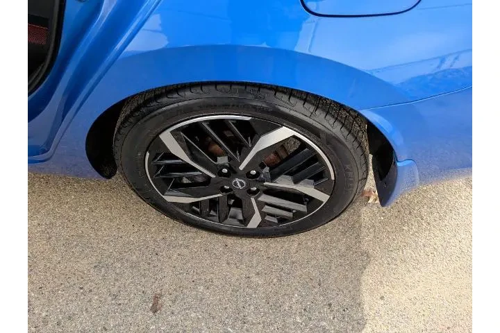 $16995 : Nissan Versa 2023 SR 4dr Sed image 10