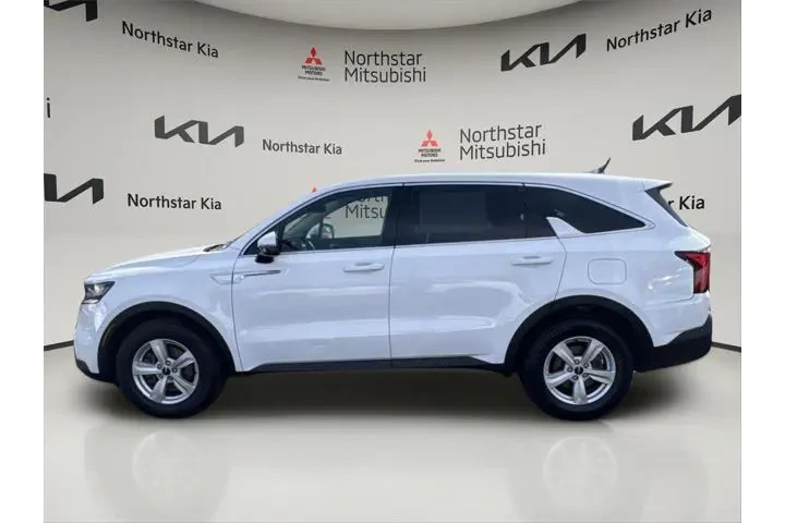 $19995 : Kia Sorento 2022 LX 4dr SUV image 3