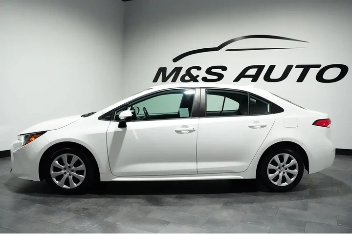 $19918 : 2023 Corolla image 2