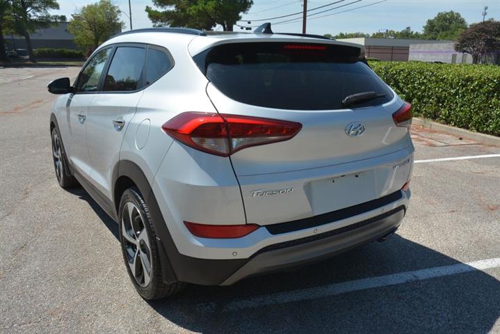 2016 TUCSON Limited image 9