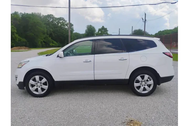 $10997 : 2017 Traverse LT image 8