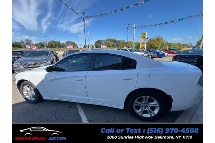 Dodge Charger 2022 SXT 4dr S image 8