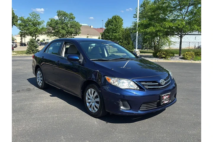 $13298 : 2013 Corolla LE image 9