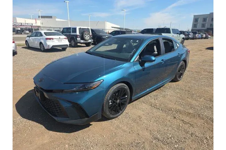 $38900 : Toyota Camry 2026 SE 4dr Sed image 3