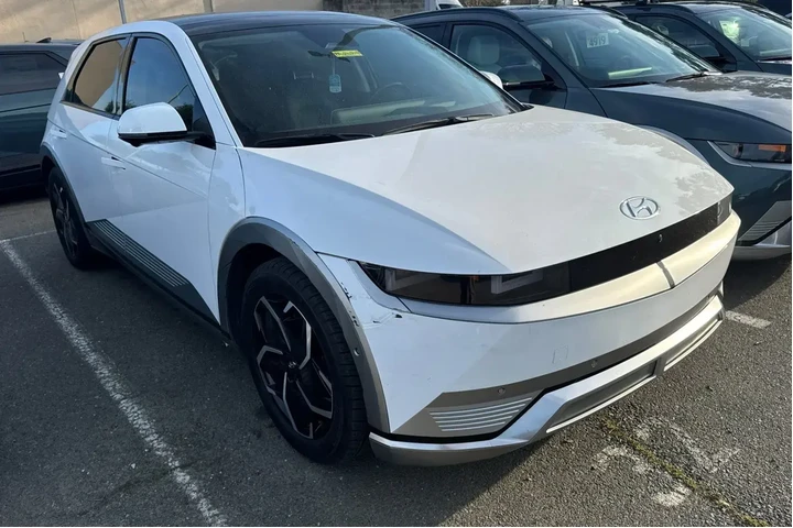 $28990 : Hyundai IONIQ 5 2024 Limited image 2