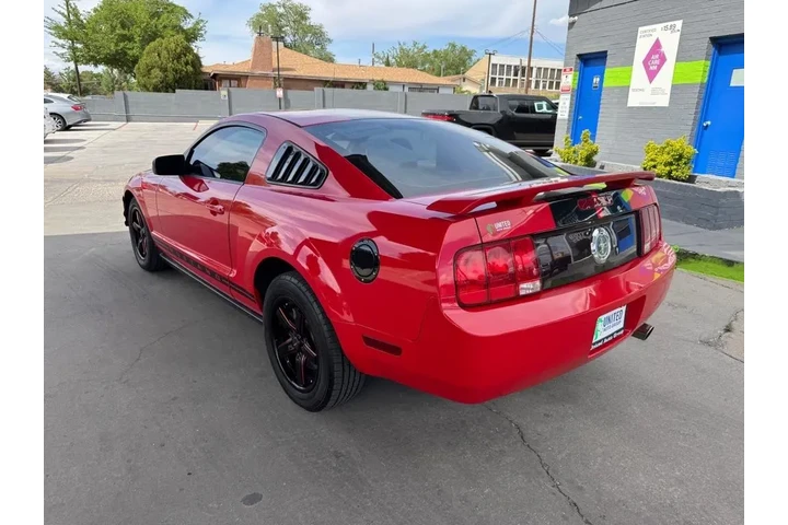 2005 Mustang V6 Deluxe Coupe image 7