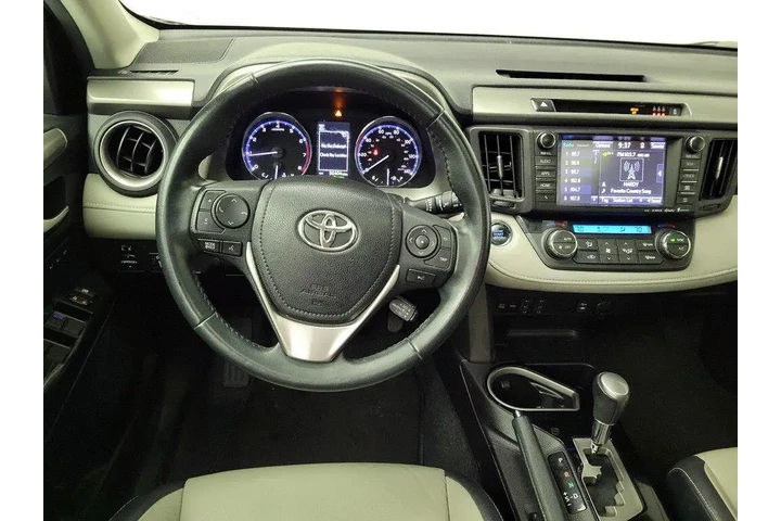 $23998 : Toyota RAV4 2017 AWD Limited image 10