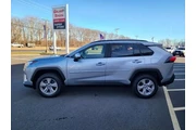 $28602 : Toyota RAV4 2023 AWD XLE 4dr thumbnail