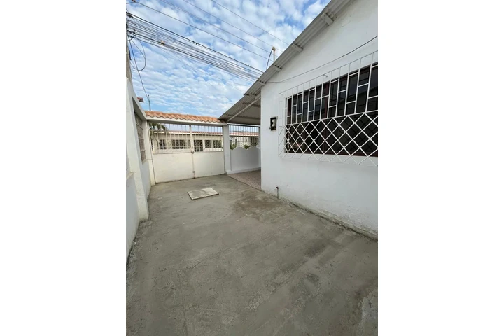 $60000 : Casa cerca al mar en villamil image 7