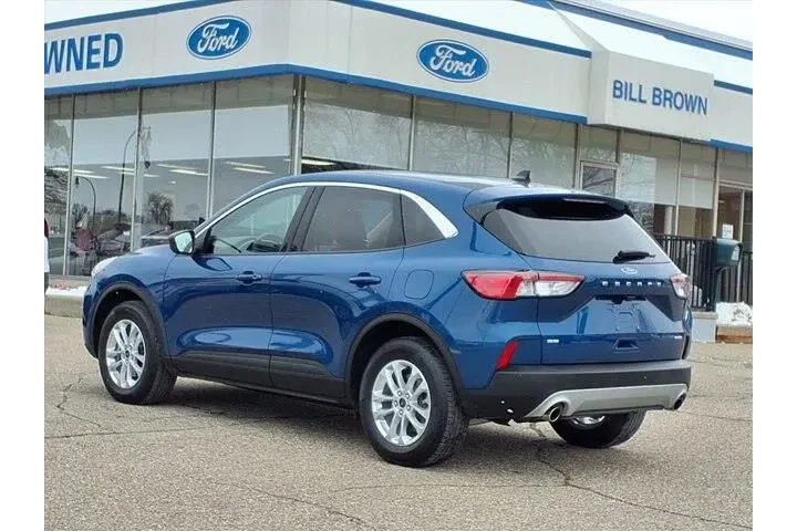 $20992 : Ford Escape 2022 AWD SE 4dr image 2
