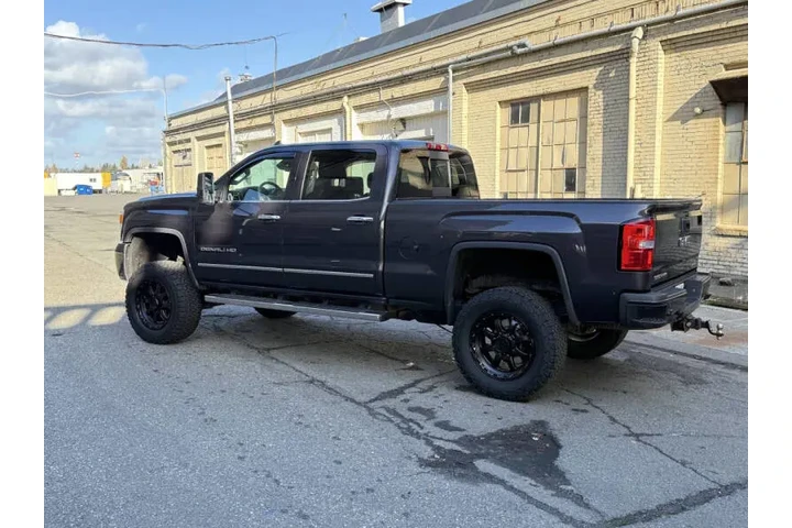 $24988 : 2015 GMC Sierra 3500HD Denali image 7