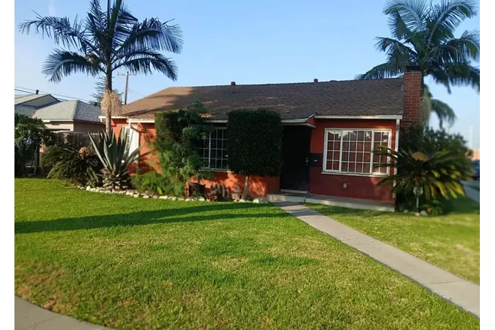 $1799 : LOCATION...LOCATION...LOCATION image 1