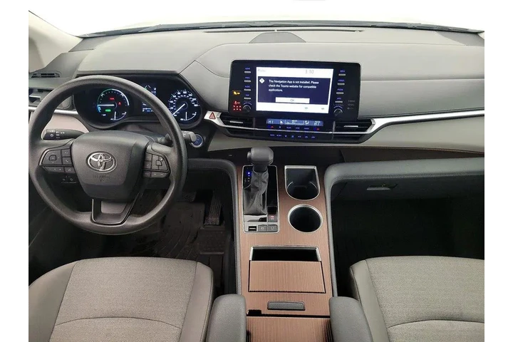 $35998 : Toyota Sienna 2024 LE 8-Pass image 9