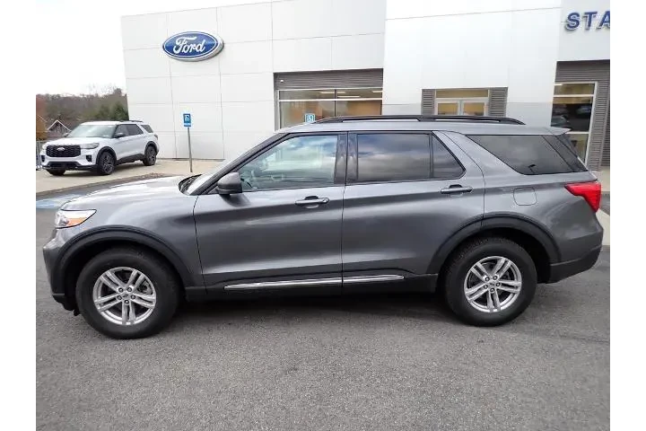 $30495 : Ford Explorer 2022 AWD XLT 4 image 2