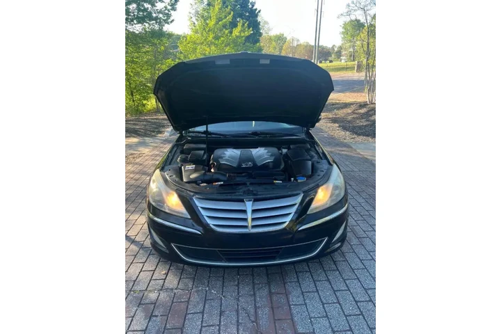 $5999 : 2012 Genesis 5.0L R-Spec image 7