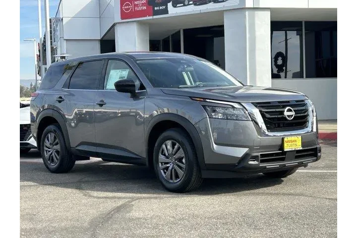 $38170 : Nissan Pathfinder 2025 S 4dr image 5
